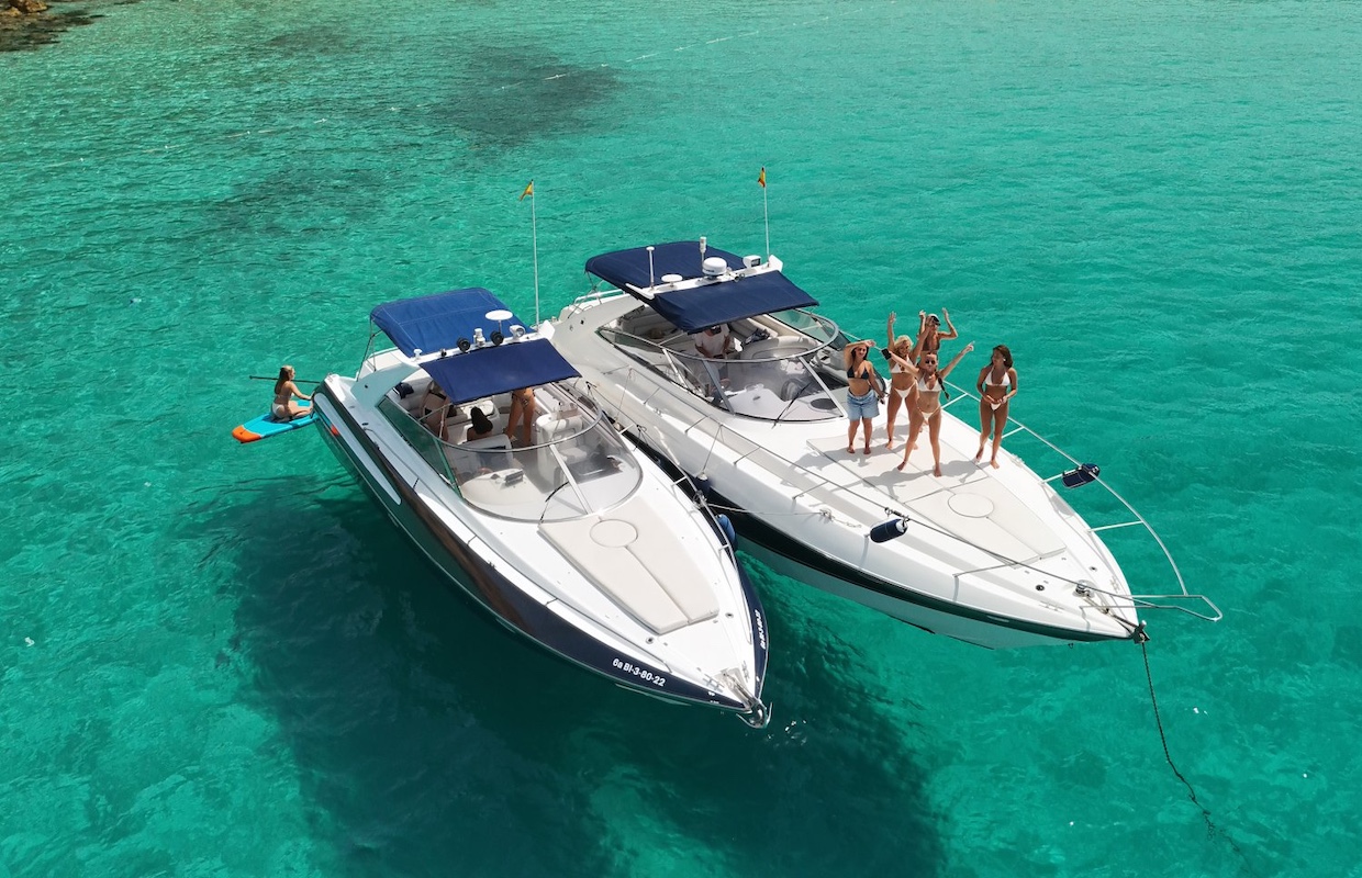 Top Miami Sandbars and Hidden Islands You Can Visit Only by Yacht hero image